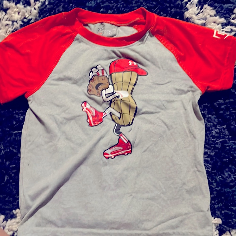 3t UA shirt